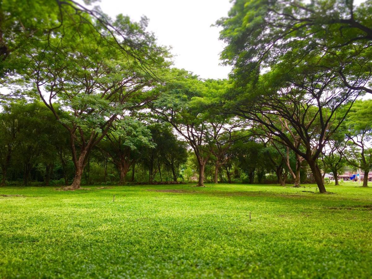 Tawa Ravadee Resort Prachinburi, A Member Of Worldhotels Distinctive Si Maha Phot Екстер'єр фото